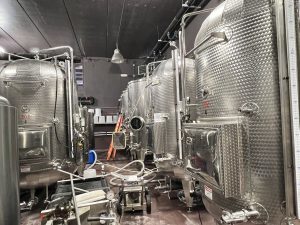 Barrels fermentation of sparkling wines